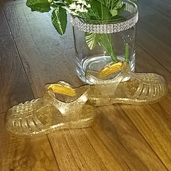 Golden sandles - Picture 2 of 3
